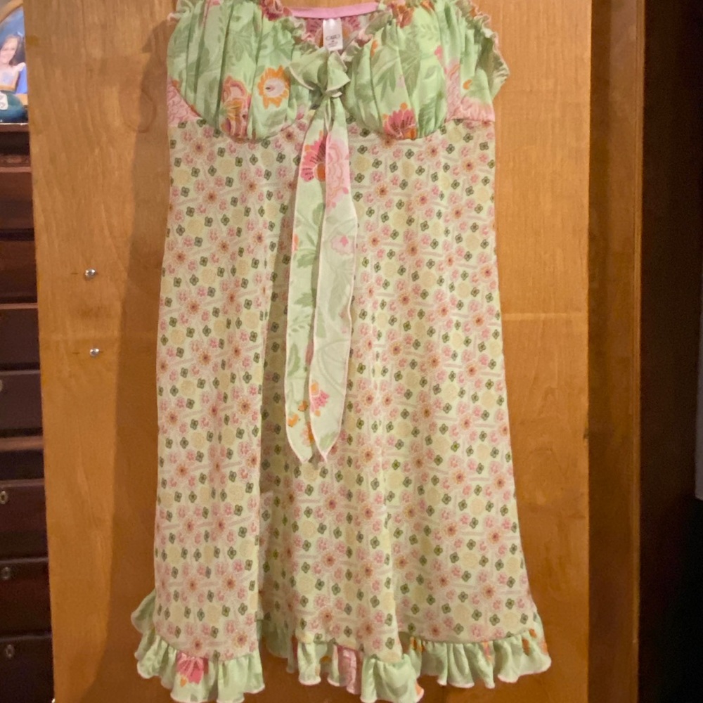 Padded breast & sheer Négligée top with bow front,Beautiful spring/beach colors.